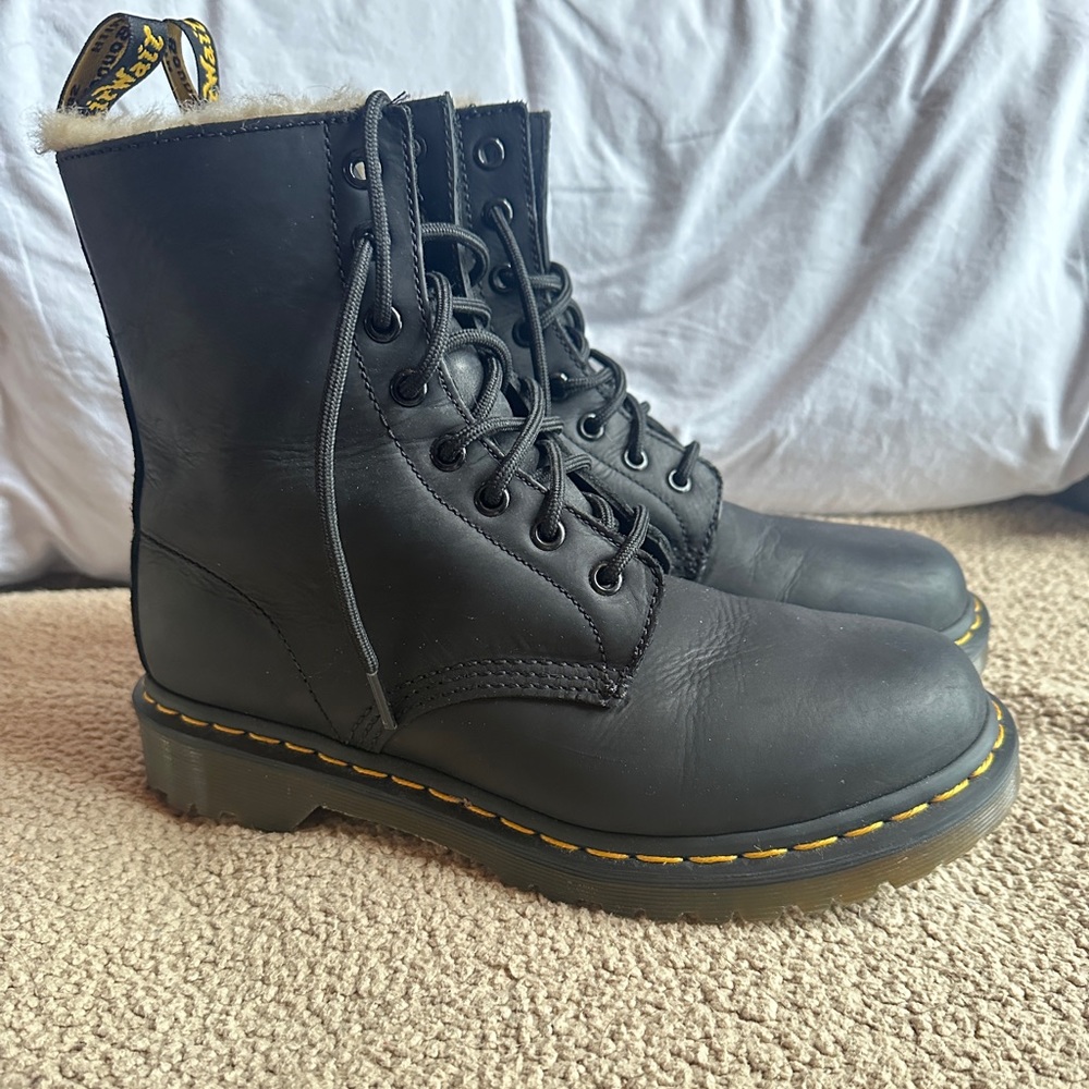 Dr. Martens 1460 Serena Boots Women’s sz 9
